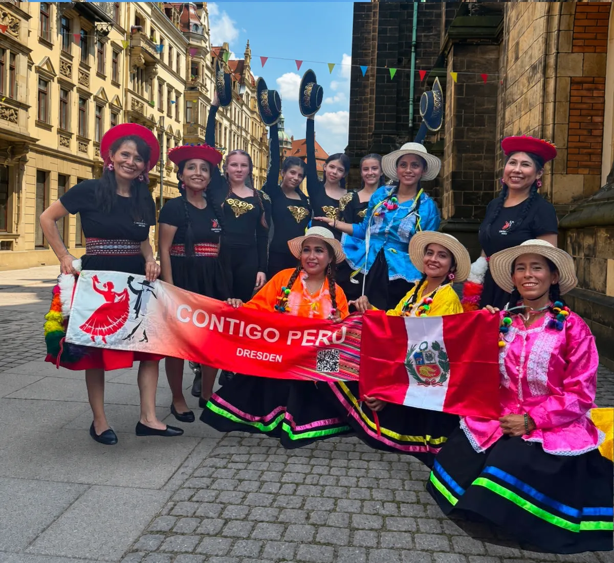 Mitglieder von Contigo Perú Dresden